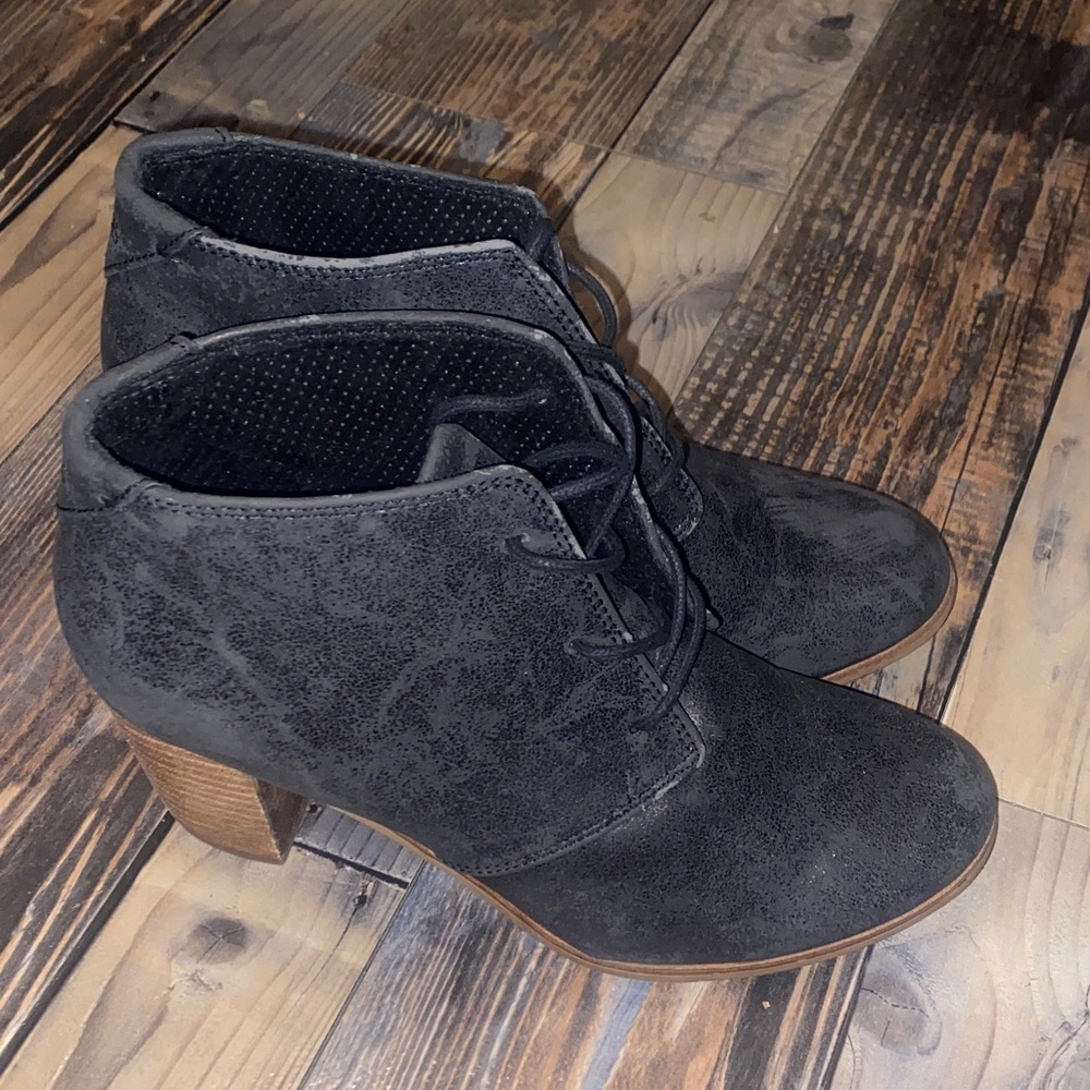 Toms Lunata Suede Black lace up Ankle Booties